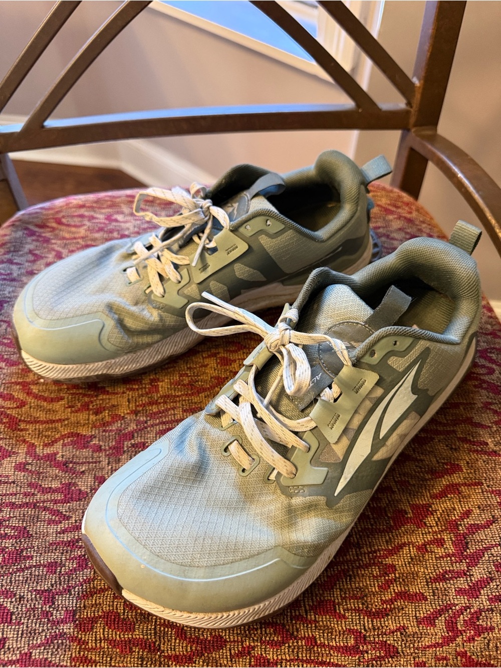Altra Women's Gray and Light Blue Athletic Shoes
